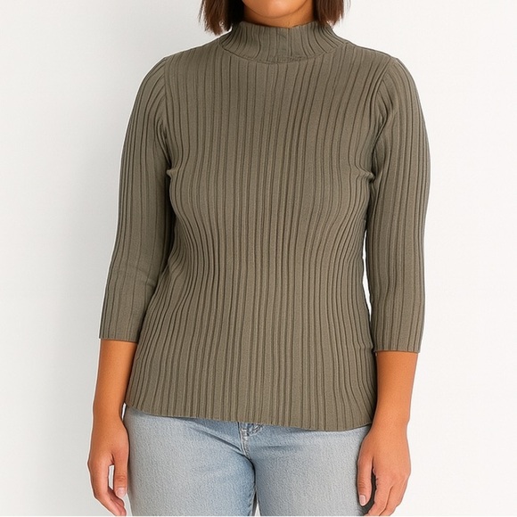 Bundle 2/$15 KOTN Ribbed Gray Form Fitting Mock Top - Picture 1 of 4